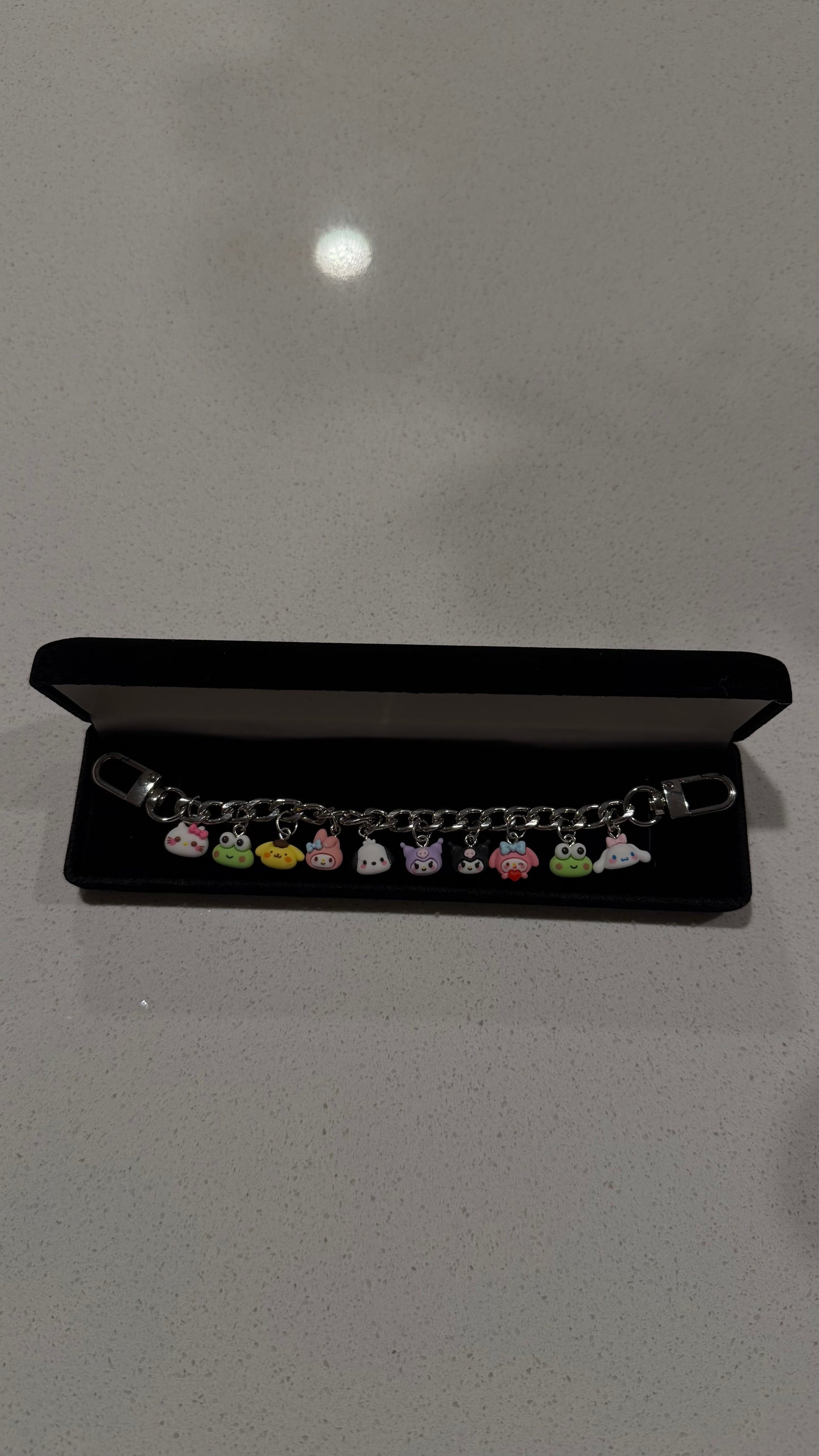 ✨Bow & friends matte charm chain ✨