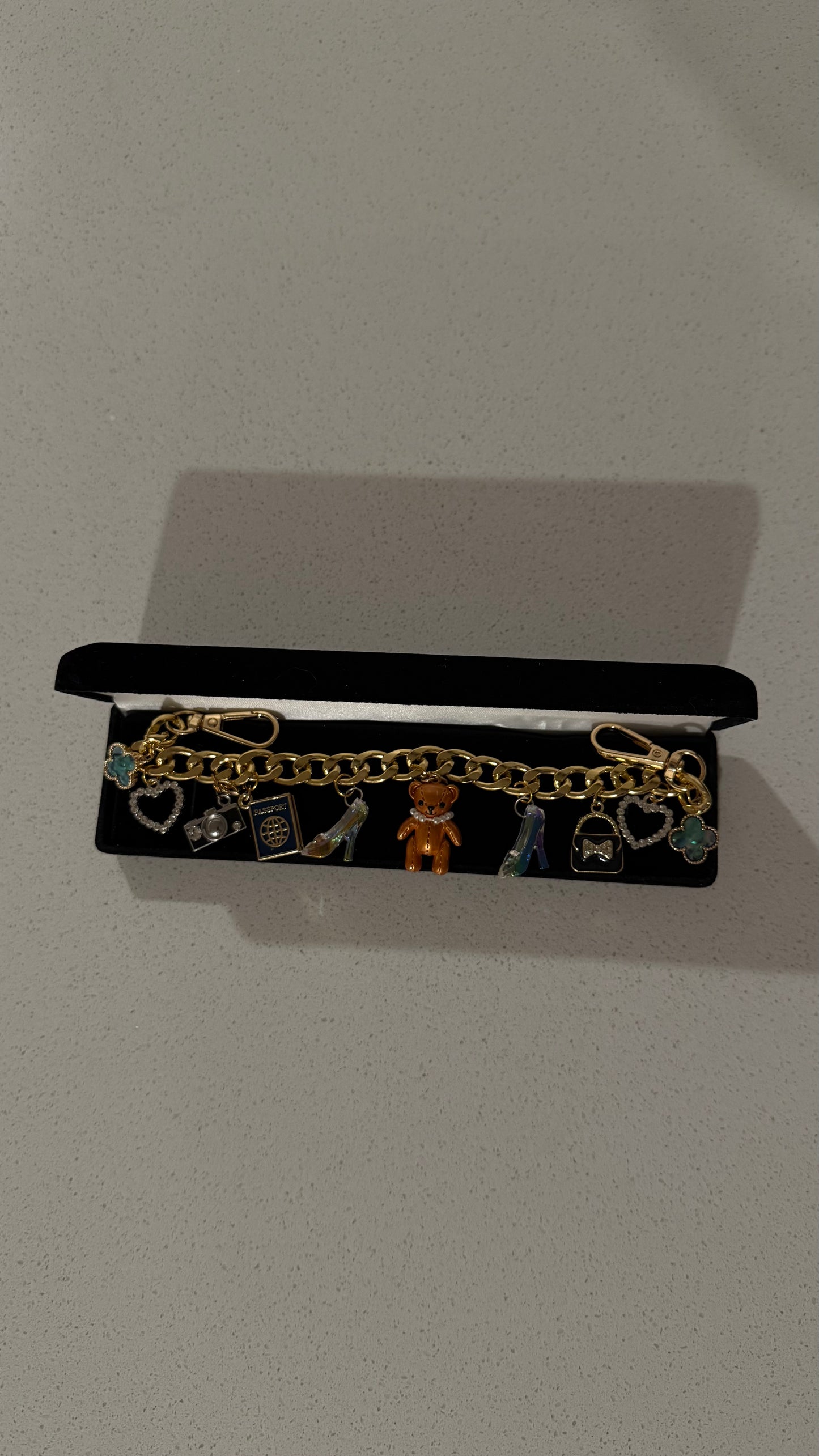 ✨ Golden Keepsakes Charm Chain ✨
